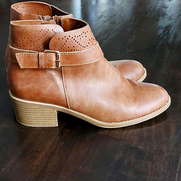 Steve Madden Heels - Picture 1 of 3